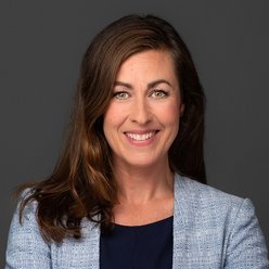 Petra van der Wielen Porträt, Person mit langen Haaren