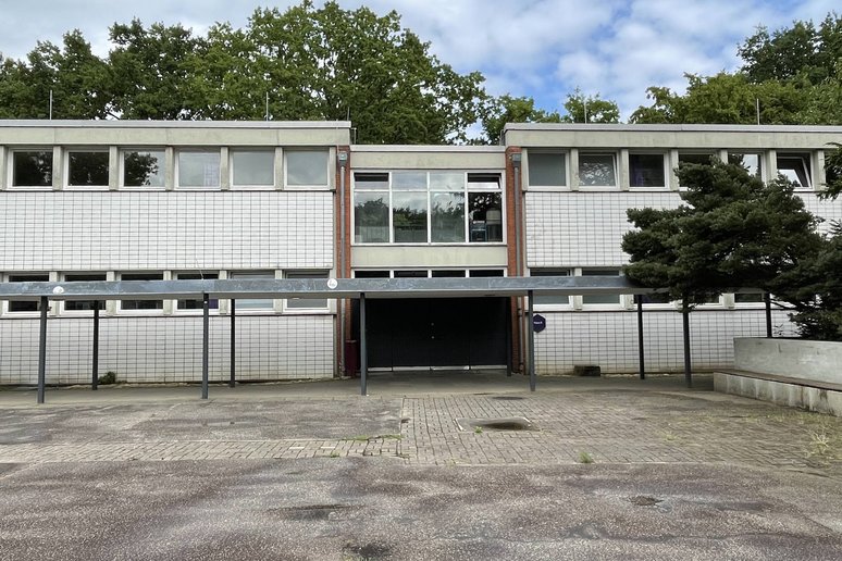 Außenansicht Schulgebäude
