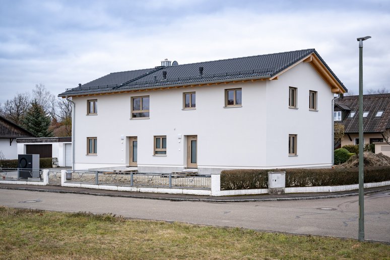 Zweistöckliges saniertes Haus