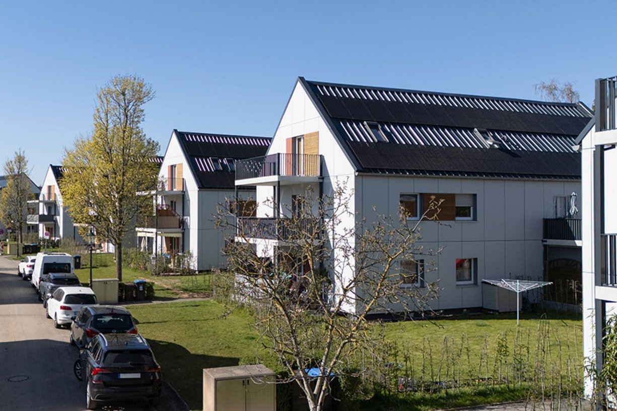 Bild zeigt Häuser mit Straße