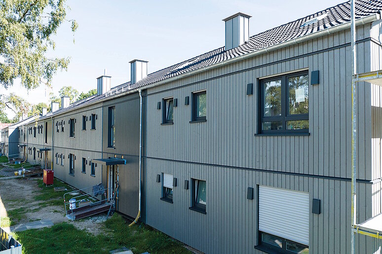 Mehrfamilienhaus zweigeschossig während Sanierung 